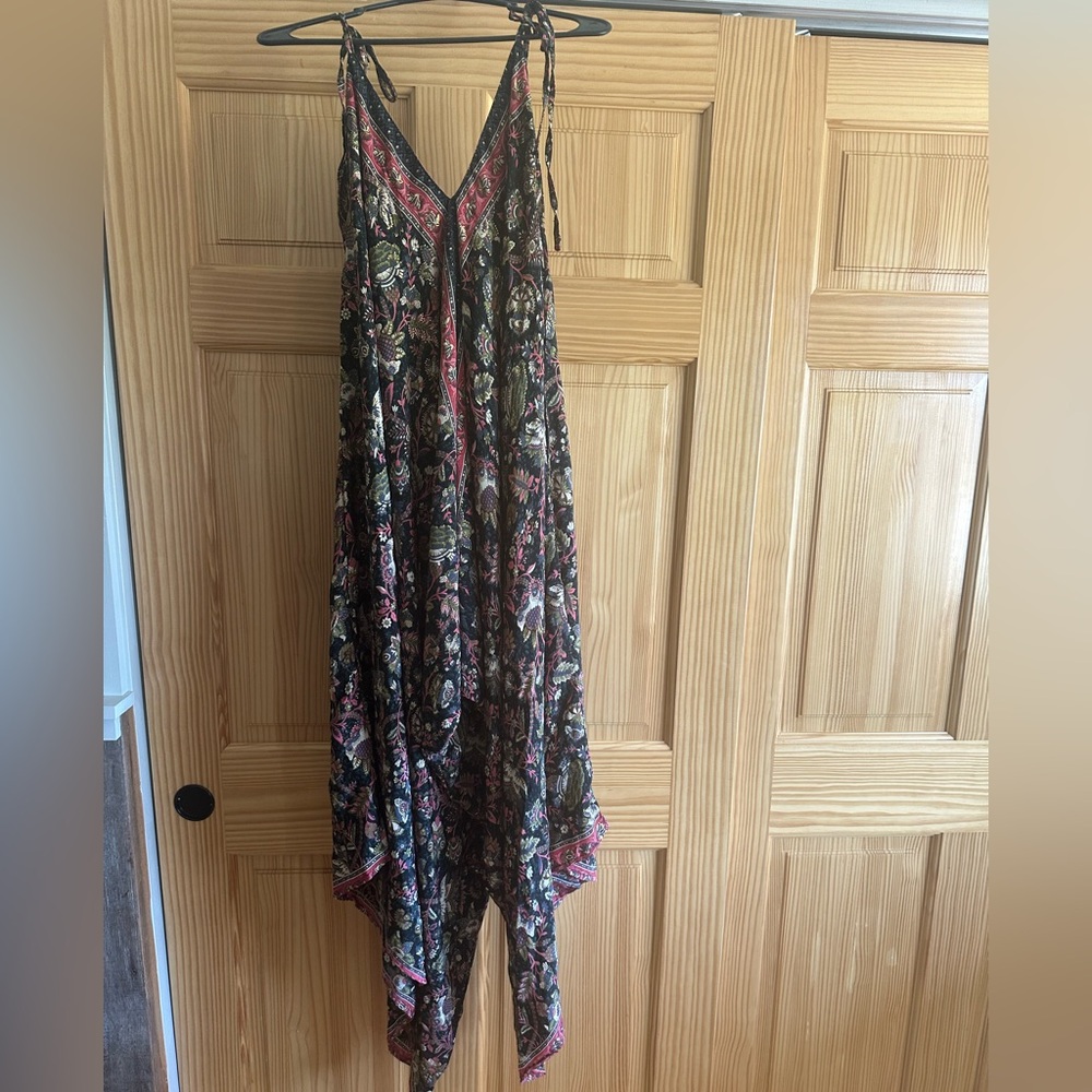 Floral V-Neck Polisilk romper